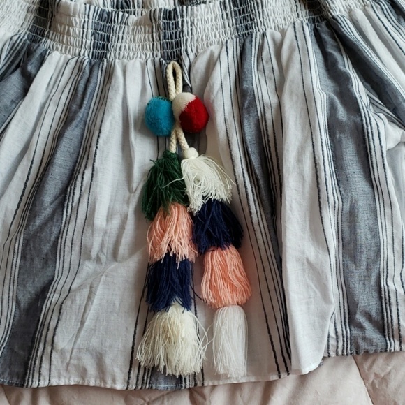 NWT ANTHROPOLOGIE Lilka Pom Bell Sleeve Crop LARGE TAP - Picture 4 of 6